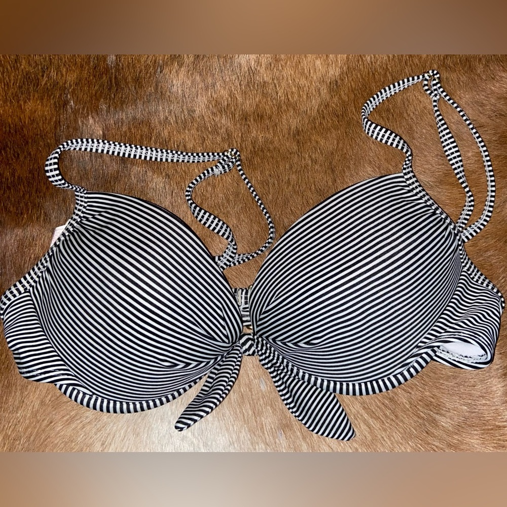 Black and white bikini top